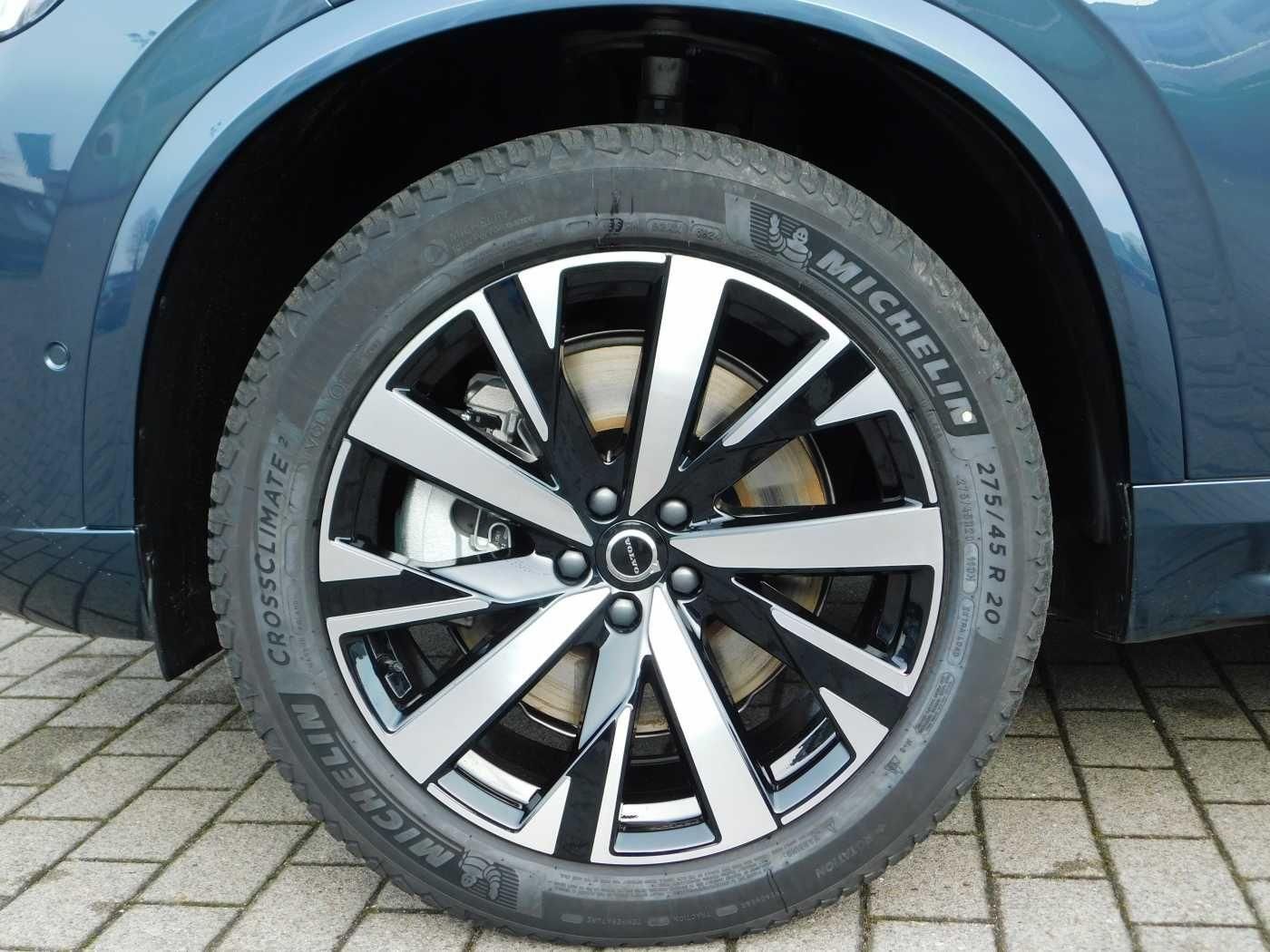 Fahrzeugabbildung Volvo XC90 T8 AWD Plug-in Hybrid Plus Bright