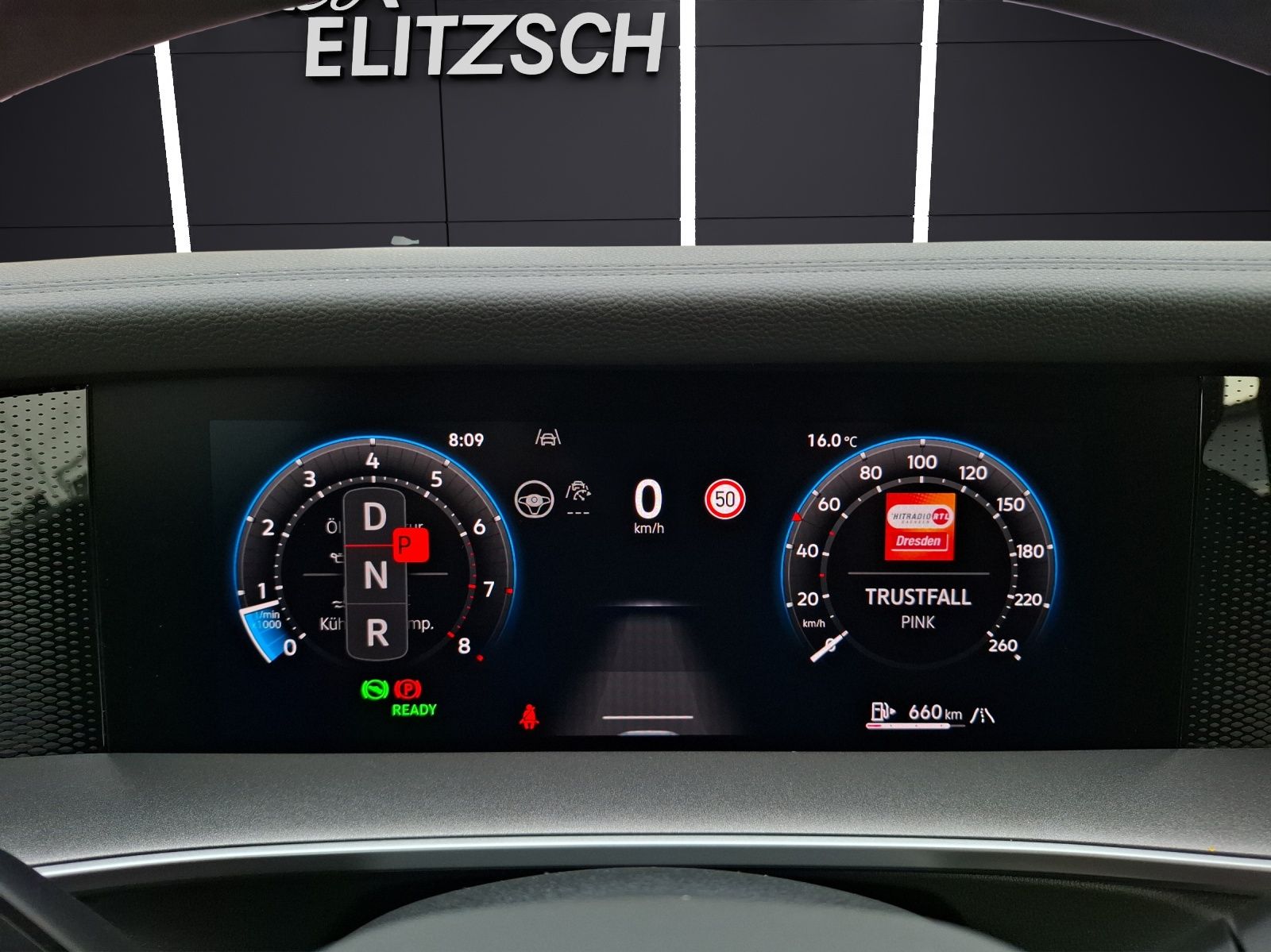 Fahrzeugabbildung Volkswagen Tayron eTSI Life DSG 7-Si Matrix AHK Navi AID AC