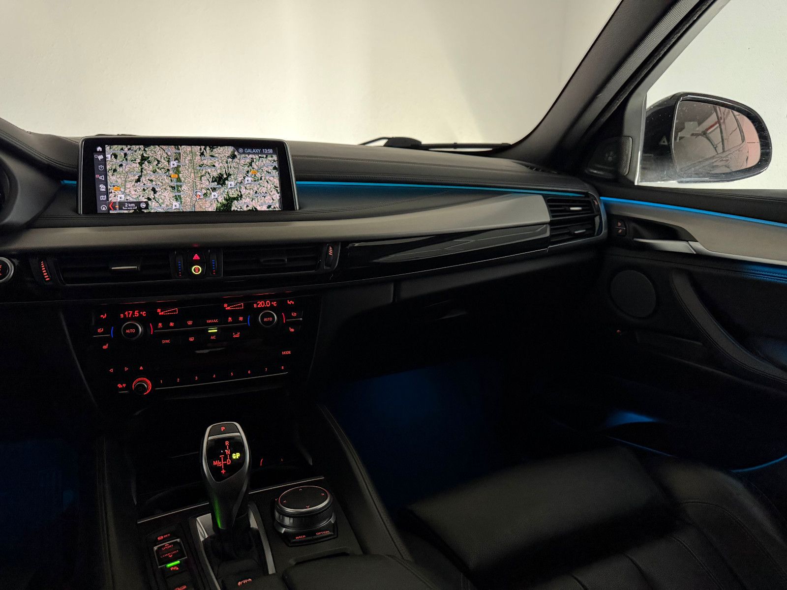 Fahrzeugabbildung BMW X6 xDrive 30 d M SPORT/LED/ACC/H&K/AHK/eGSD