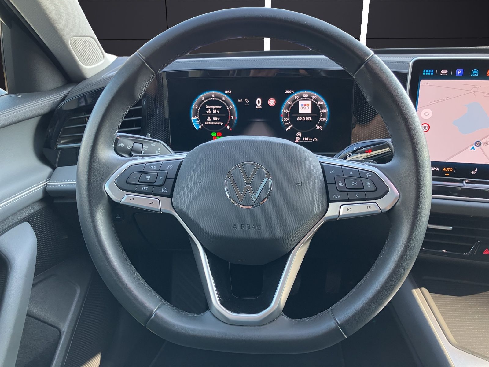 Fahrzeugabbildung Volkswagen Passat Variant eTSI Business DSG LED Navi ACC DC