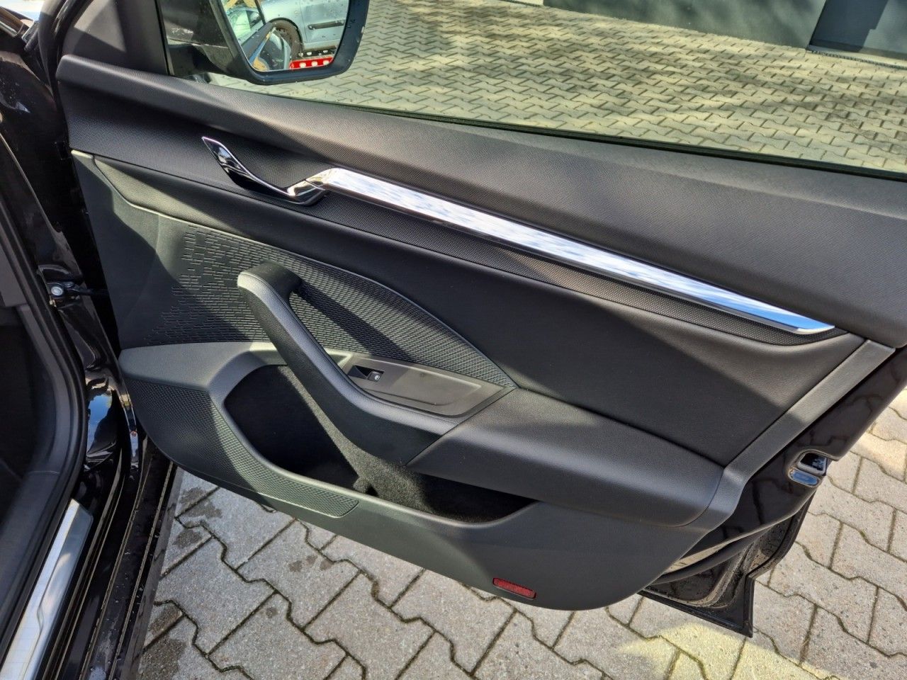 Fahrzeugabbildung SKODA Octavia Combi 2.0 TDI Style 4x4 DSG Sportline