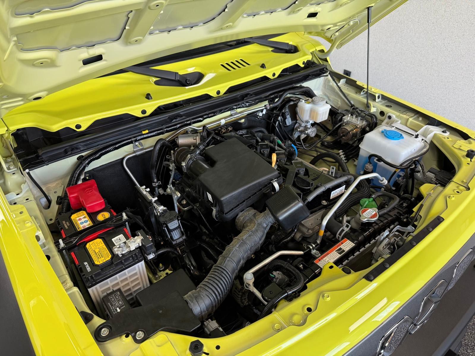 Fahrzeugabbildung Suzuki Jimmy GLX 4-TÜRER AUTOMATIK