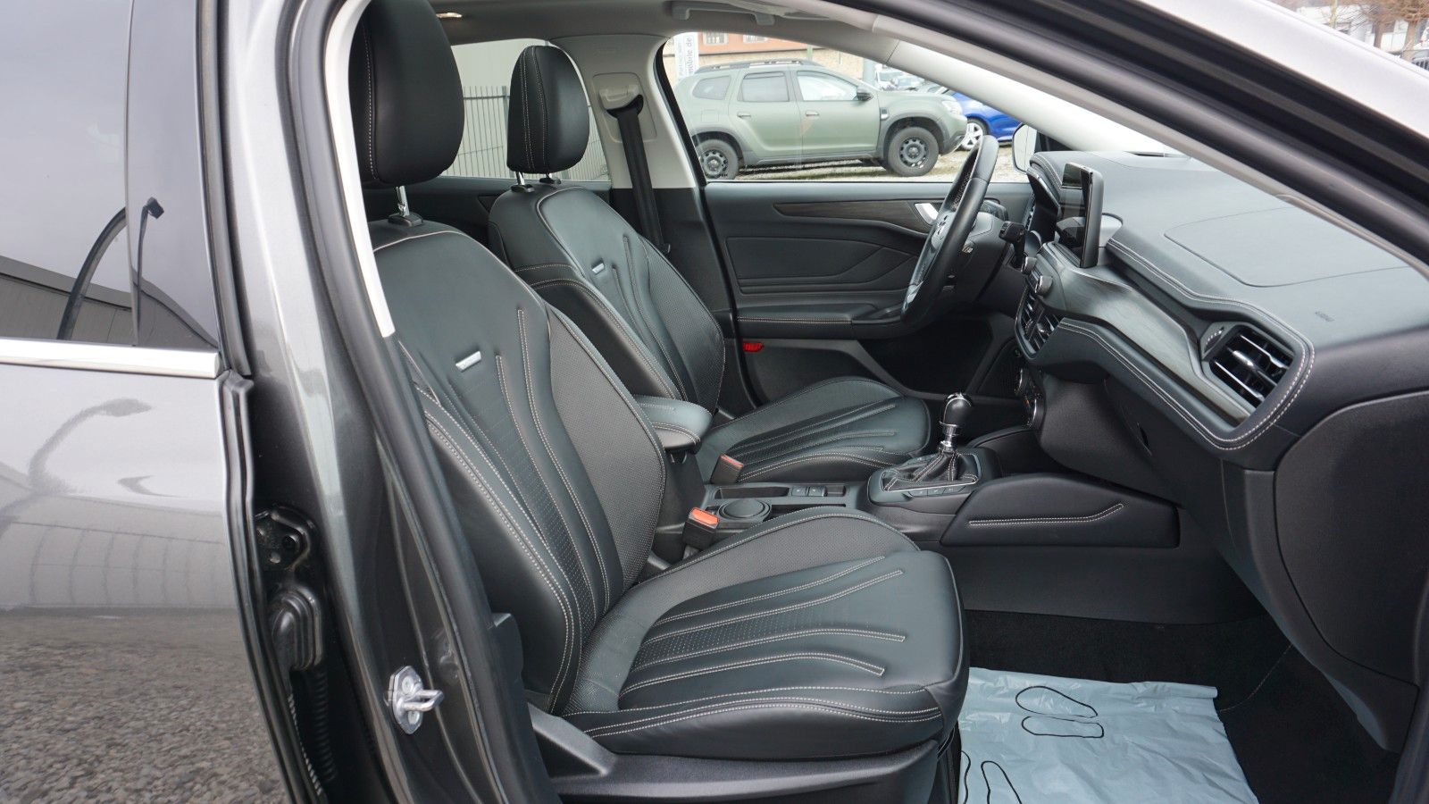 Fahrzeugabbildung Ford Focus Turnier Vignale, Kamera, Pano, Leder, LED