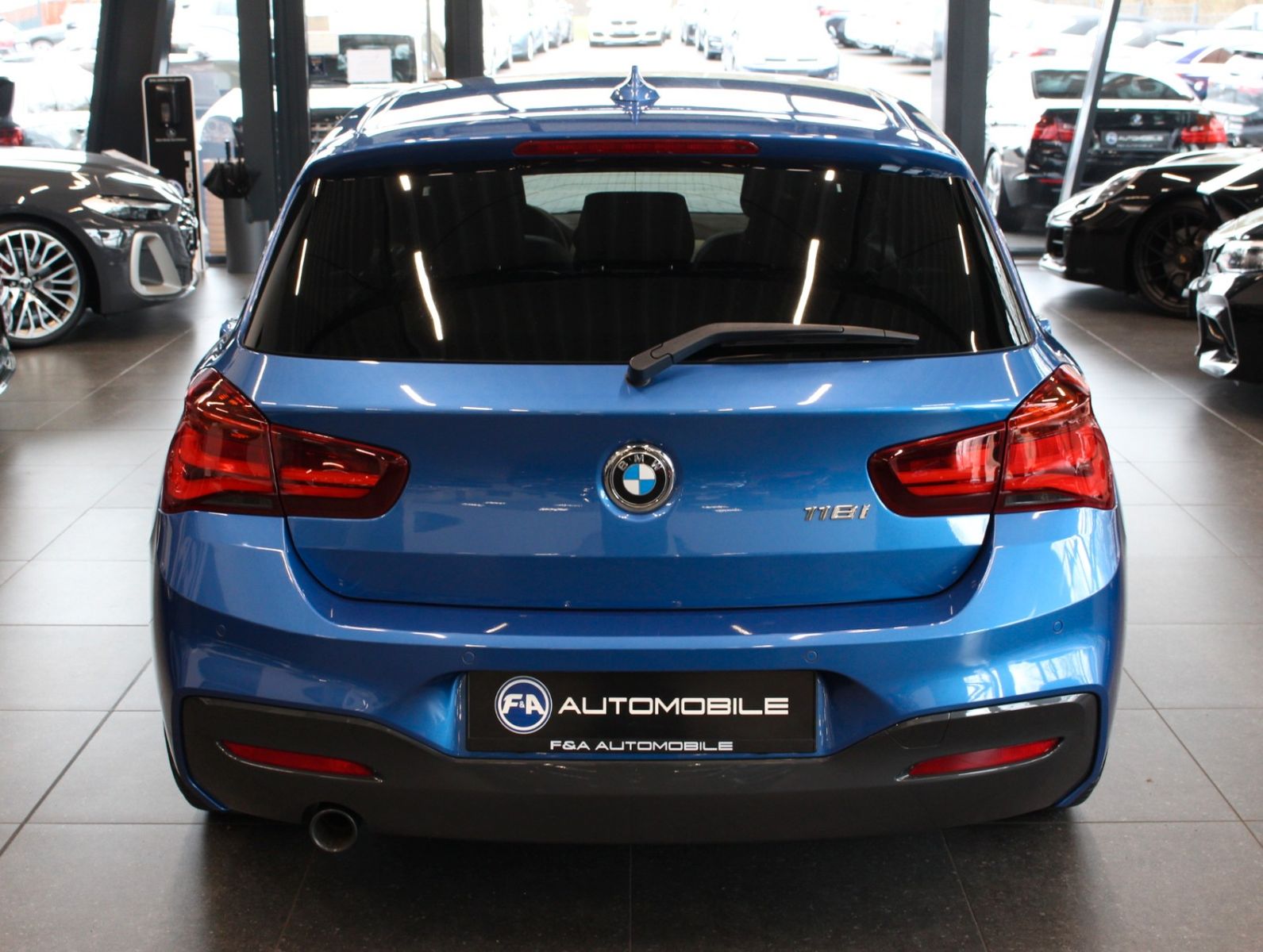Fahrzeugabbildung BMW 118i Edition M Sport Shadow*1.Hand