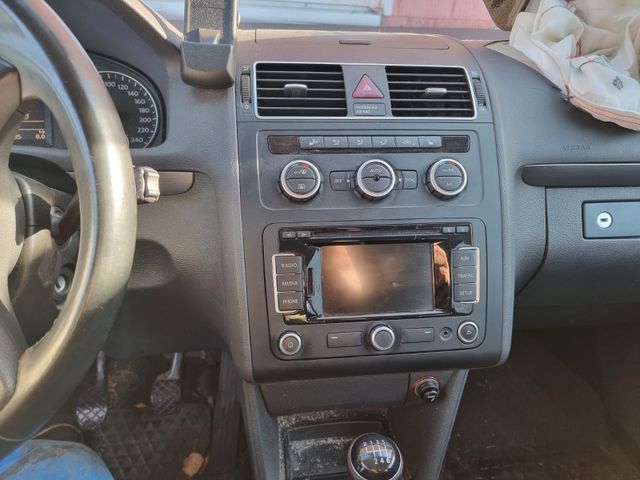 VW Touran Comfortline BMT*UNFALL* Bild 8