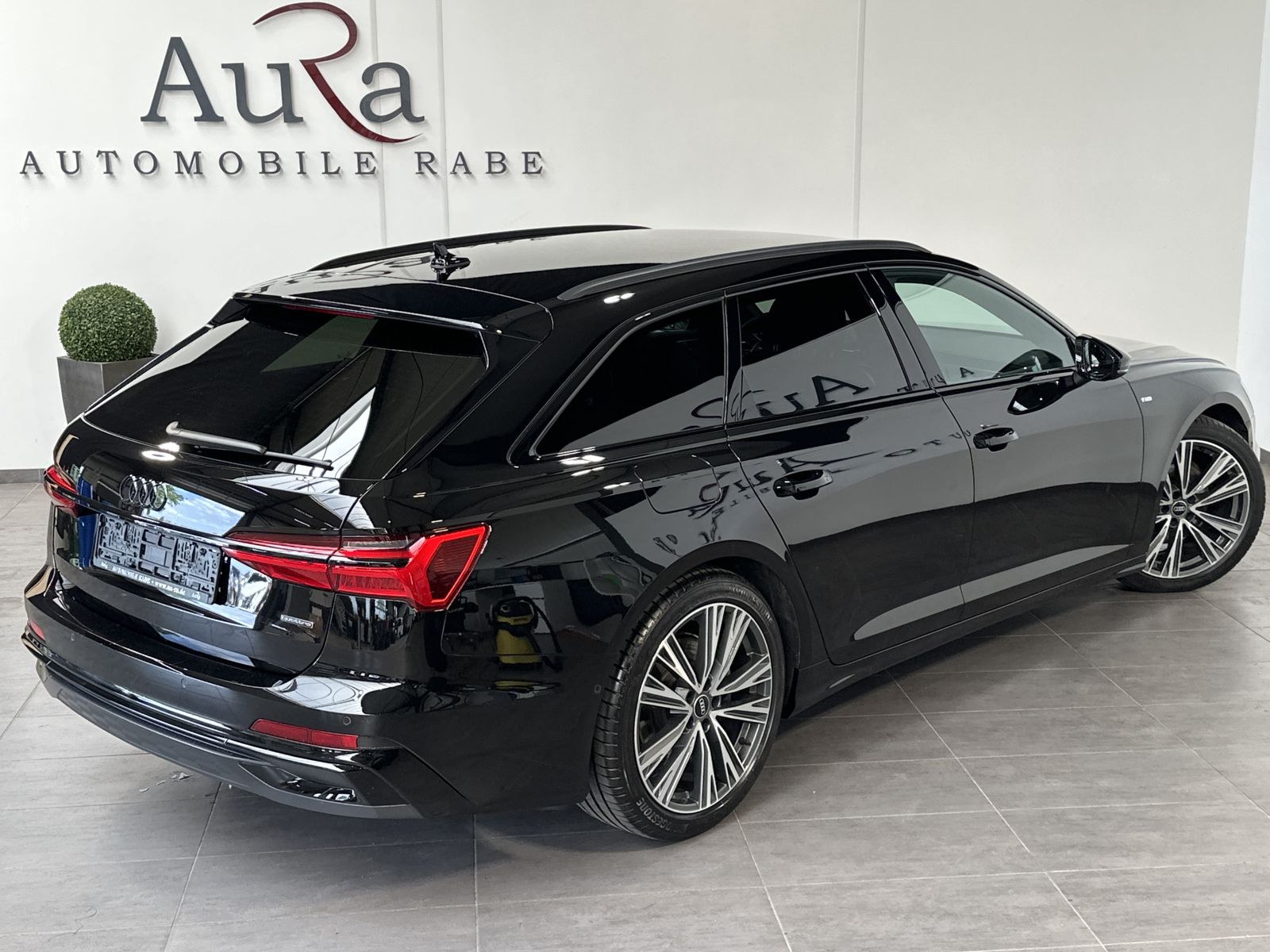 Fahrzeugabbildung Audi A6 Avant 45 TDI Qu S-Line Black NAV+LED+VCOCK+PP