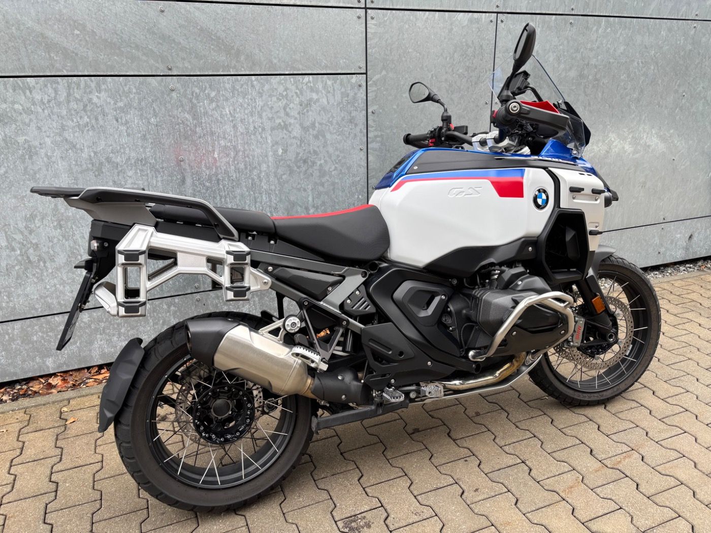 Fahrzeugabbildung BMW R 1300 GS Adventure Trophy 3 Pakete