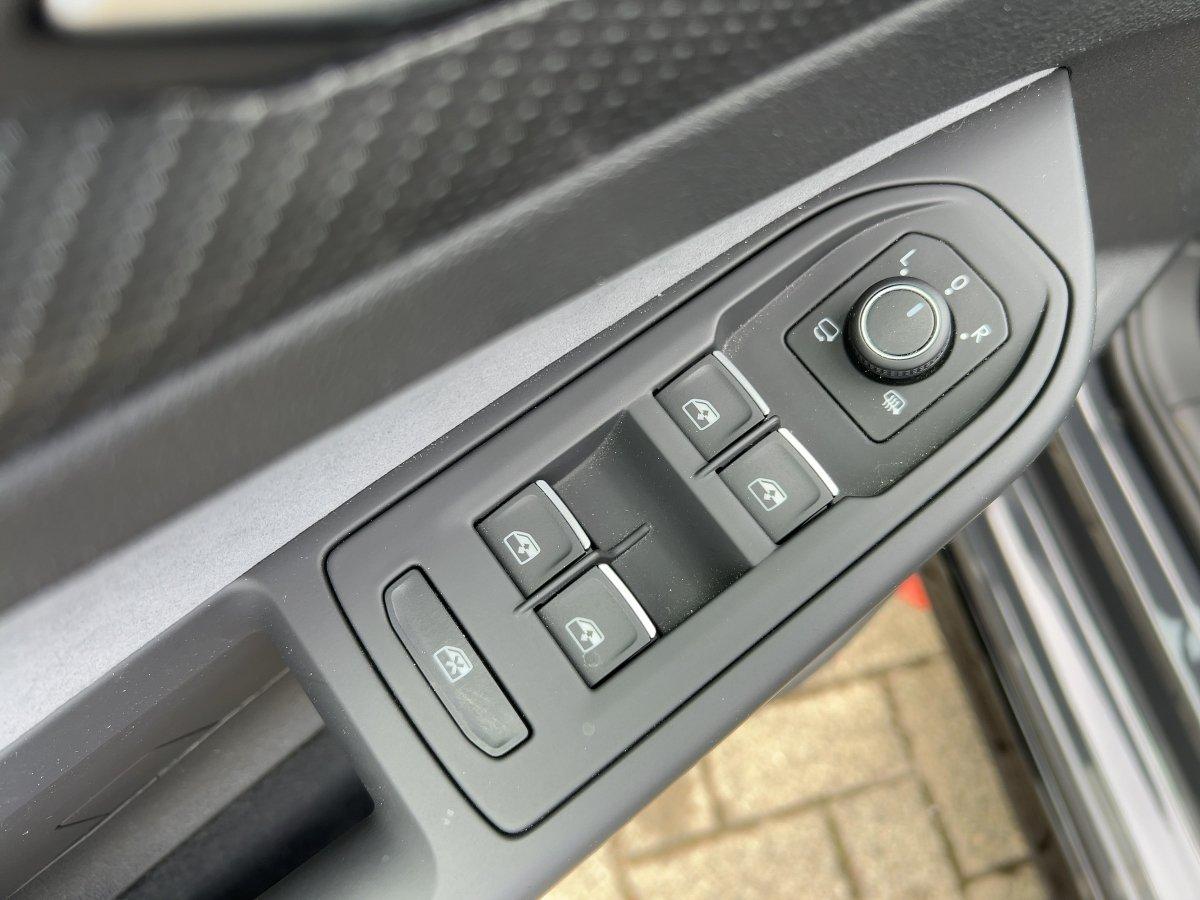 Volkswagen Golf VIII R-Line 1.5 eTSI DSG AHK+LED+APP+RFK+SH, миниатюра 14