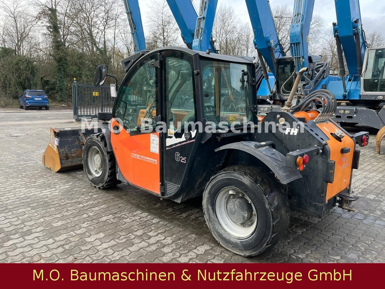 Fahrzeugabbildung Other FH 625 / SW / 2,5 t / 6m / 4x4x4