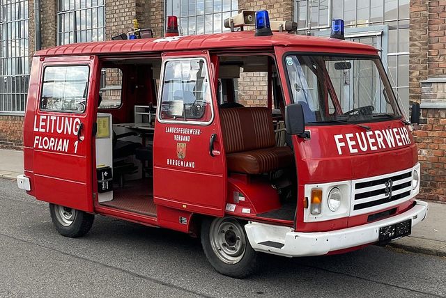 Peugeot J9 ex Feuerwehr Wohnmobil oder Foodtruck