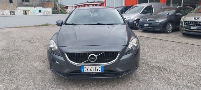 Volvo V40 D2 1.6 R-design Kinetic