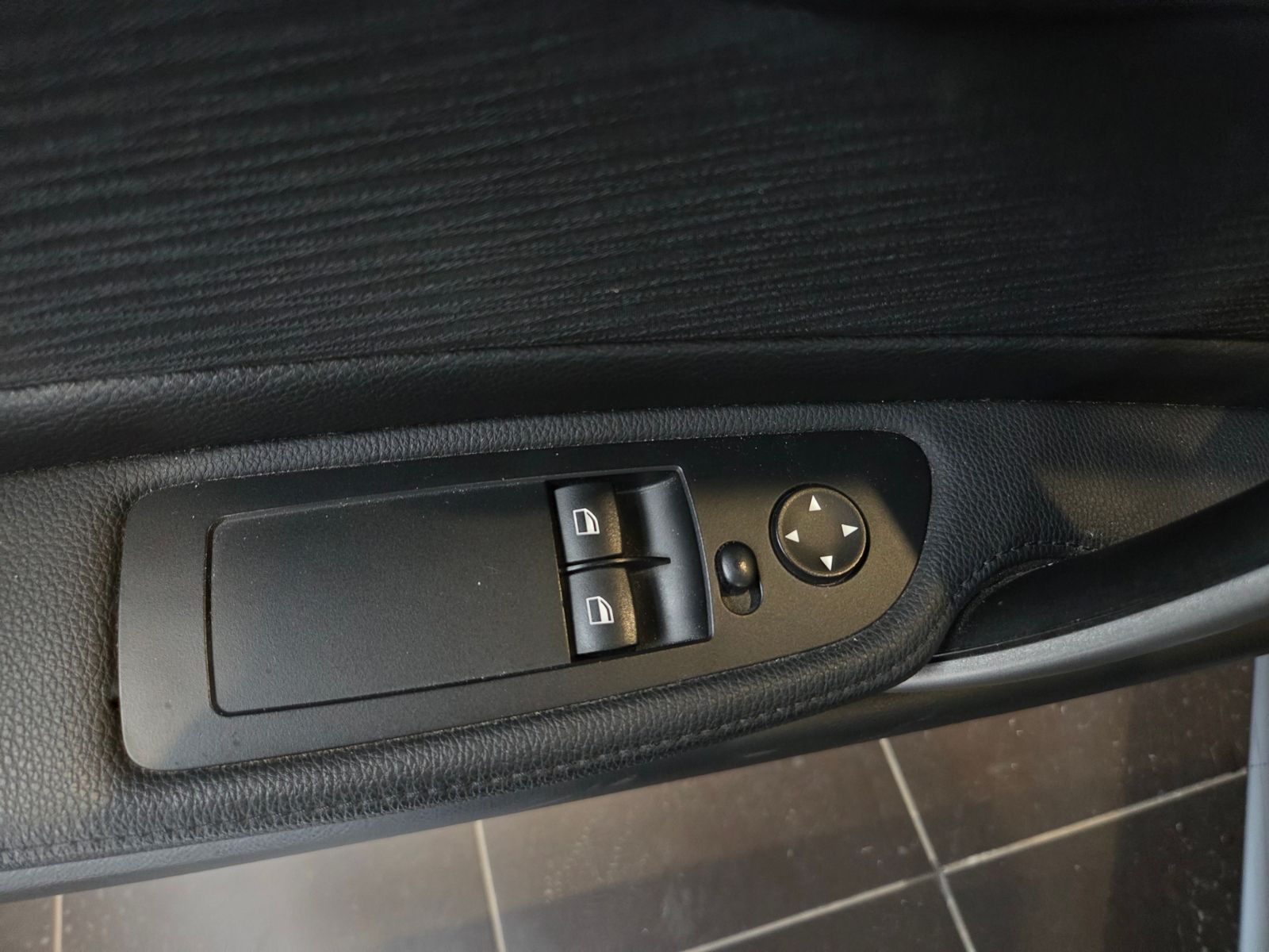 Fahrzeugabbildung BMW 116i Limousine KLIMA SHZ ALU - KM-Original