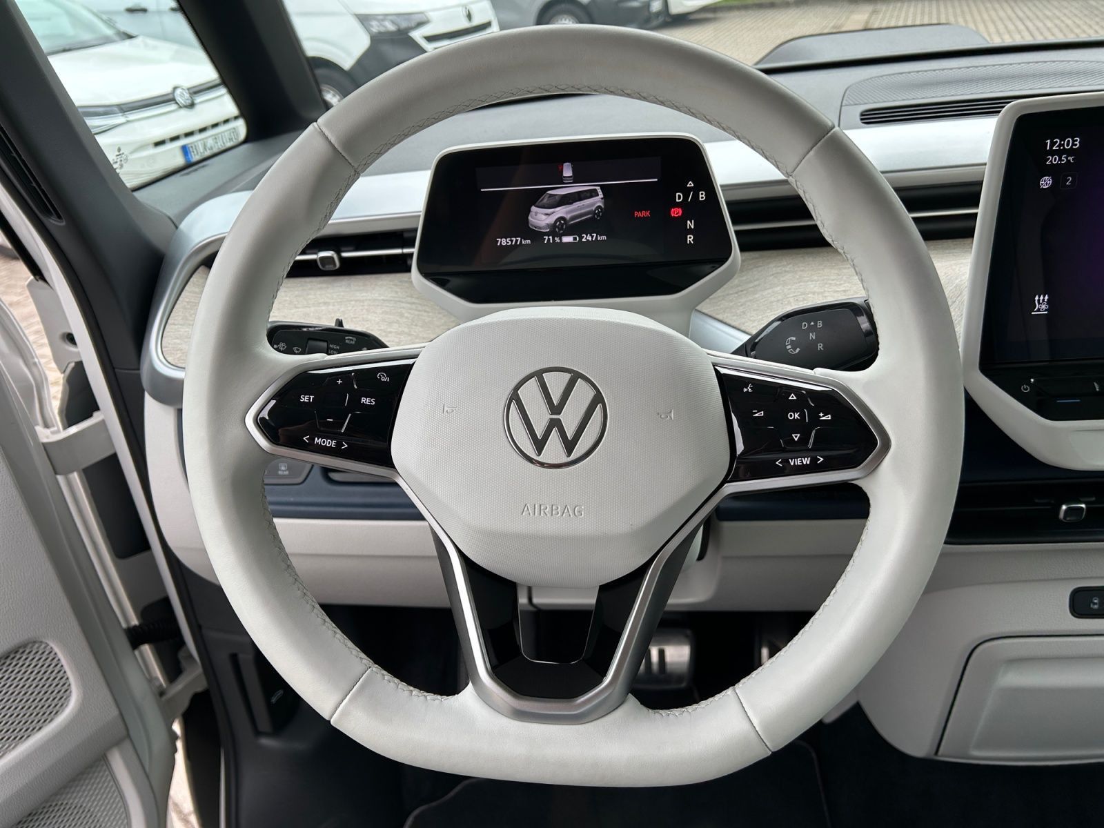 ID.Buzz Pro 150 kW 82 kWh  Matrix, AZV, Türen el