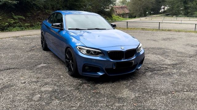 BMW 218d Coupé M Sport M Sport 8fach bereift