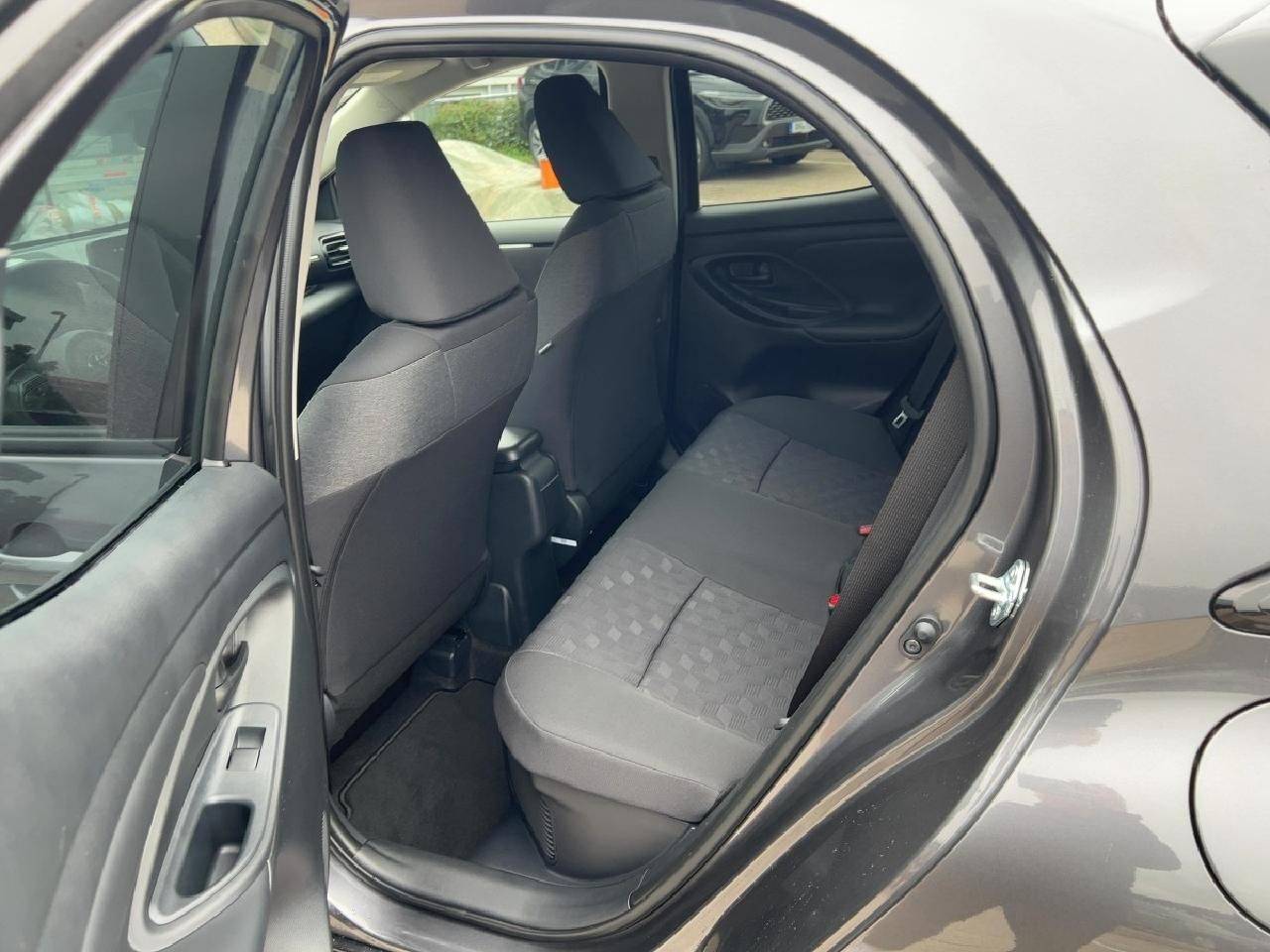 Fahrzeugabbildung Toyota Yaris 1,5 Hybrid Teamplayer *Safetyp.*Comfortp.