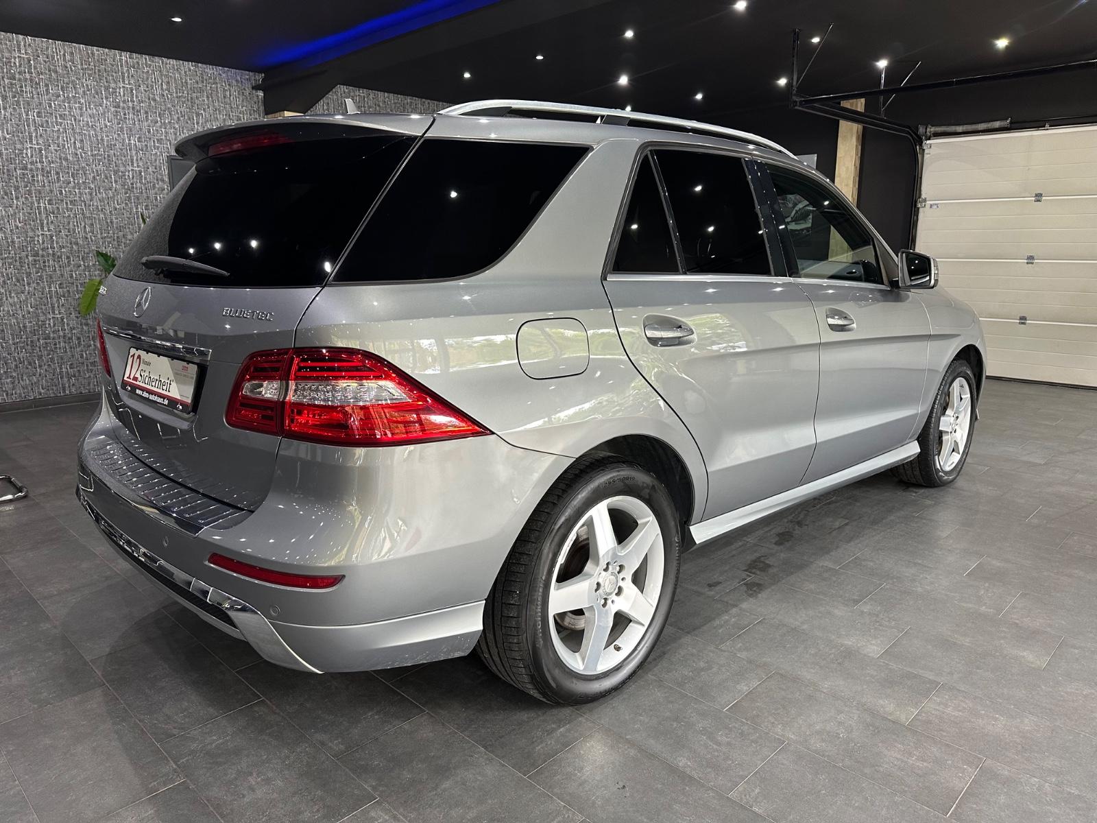 Mercedes-Benz ML 350 BlueTec 4Matic AMG Paket / Panorama/ EUR6