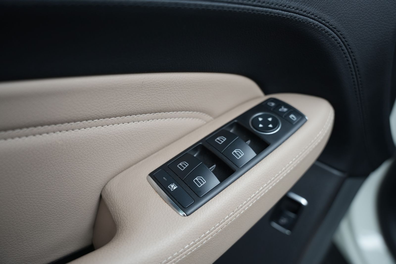 Fahrzeugabbildung Mercedes-Benz ML ML 350 CDI *AMG-Line*Panorama*Rückfahrkamera