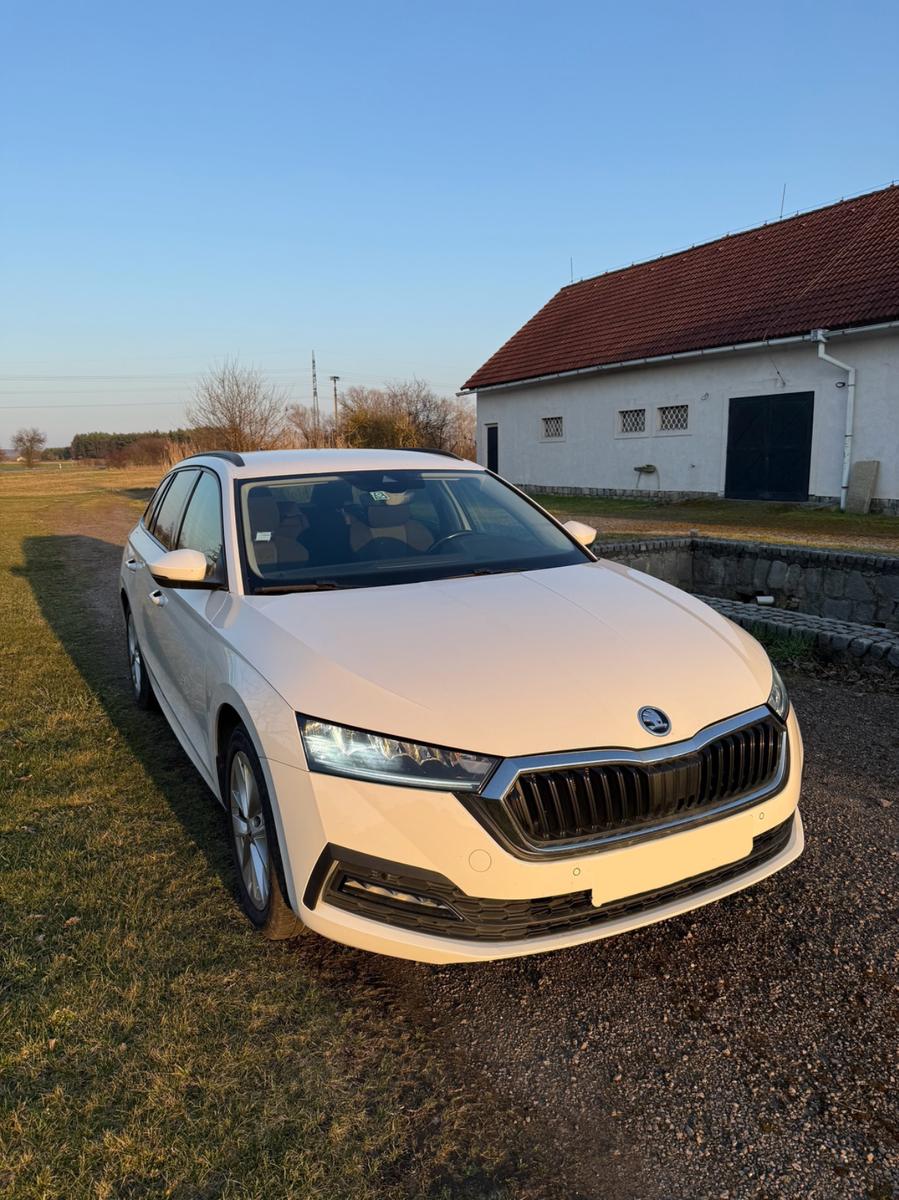 Skoda Octavia 2.0 TDI 110kW DSG CLEVER COMBI