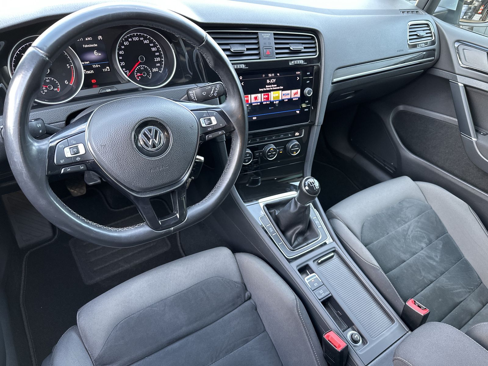 Fahrzeugabbildung Volkswagen Golf Variant 2.0 TDI Highline NAV+LED+ACC+SHZ+PP