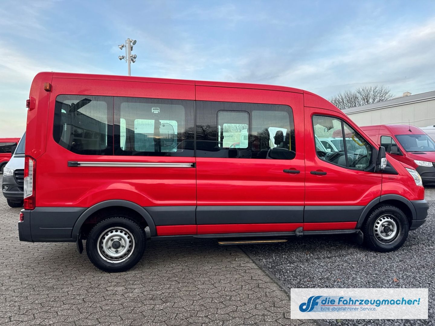 Fahrzeugabbildung Ford Transit Kombi 350 L3 2.2 TDCi *7049 *KLIMA *EXP