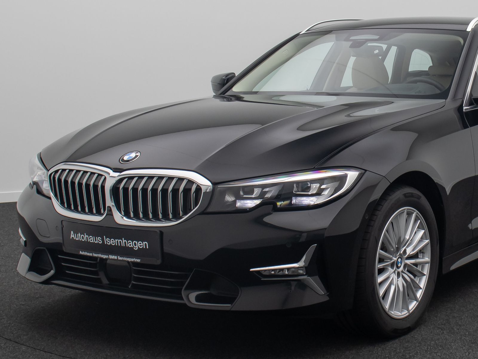 Fahrzeugabbildung BMW 320d Luxury Line 360&deg;Alarm ACC AHK HUD DAB Leder