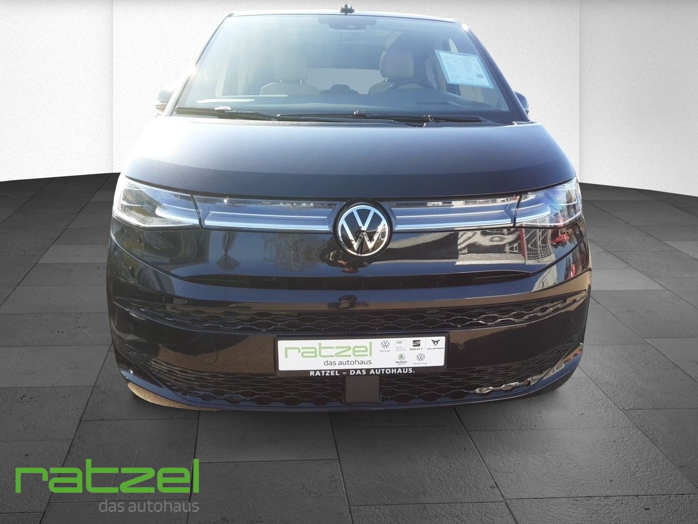 Fahrzeugabbildung Volkswagen T7 Multivan Style 2.0 TSI DSG STYLE+STANDHEIZUNG