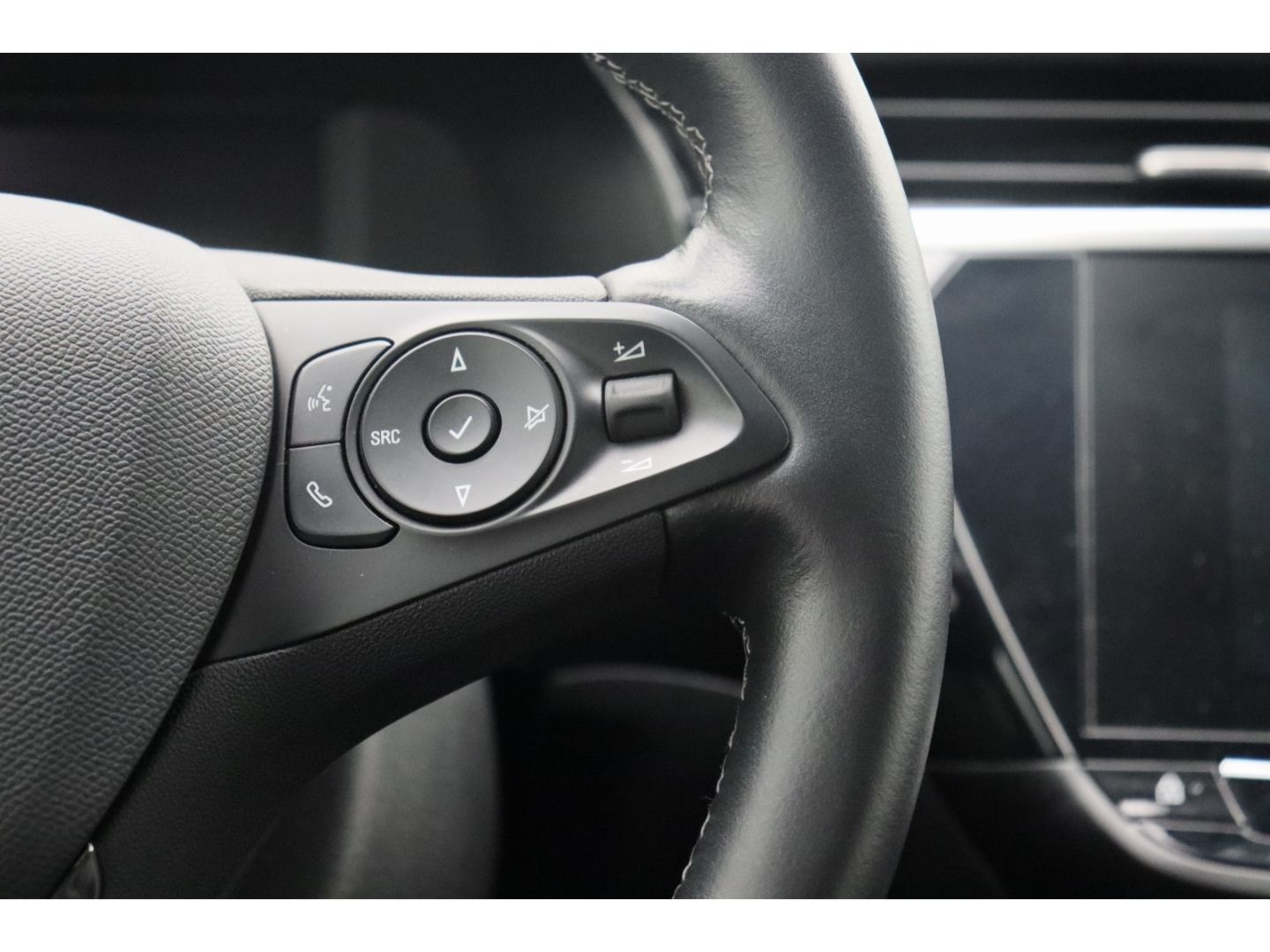 Fahrzeugabbildung Opel Corsa-e F First Edition LED Digitales Cockpit