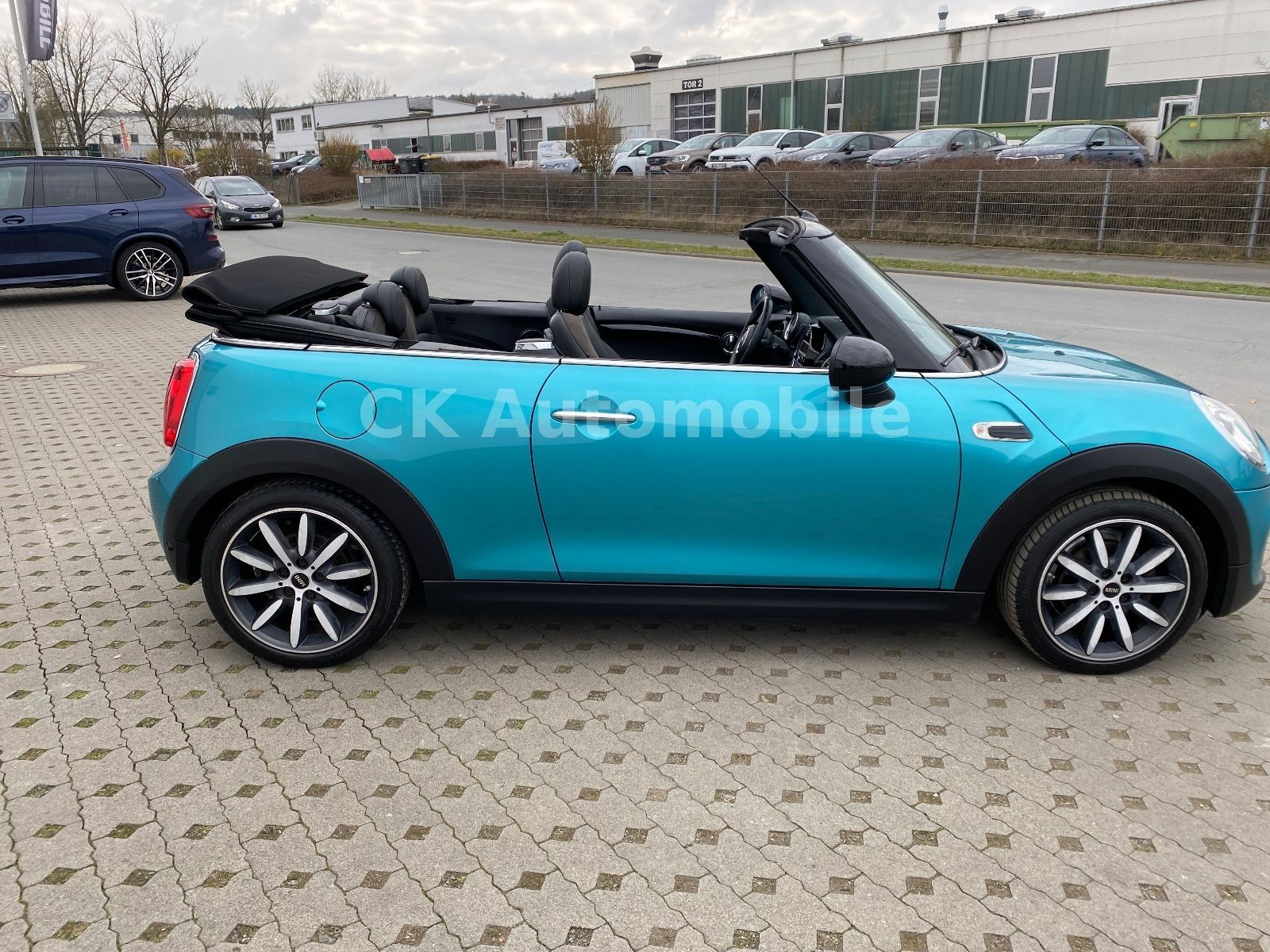 Fahrzeugabbildung MINI Cooper Cabrio  Chili/Leder/LED/PDC/Tempomat