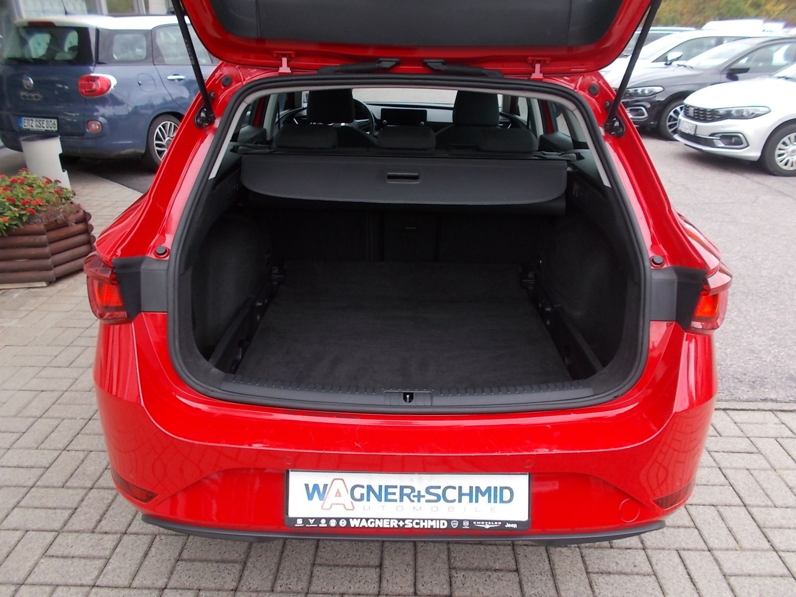Fahrzeugabbildung SEAT Leon Sportstourer Style 1.0 TSI + LED + LM