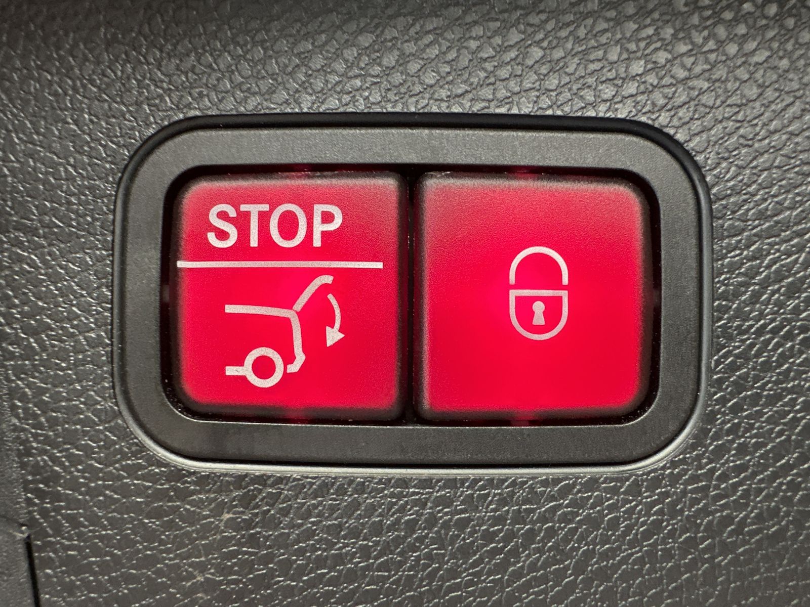 Fahrzeugabbildung Mercedes-Benz E 220d T Avantgarde NAV+LED+HUD+WIDE+KAMERA+18ZO