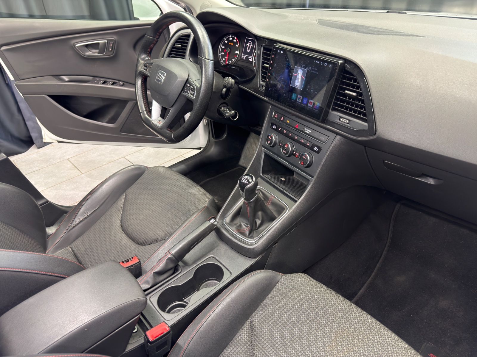 Fahrzeugabbildung SEAT Leon FR|NAVI|LED|PANORAMA|PDC|TÜV 03/28