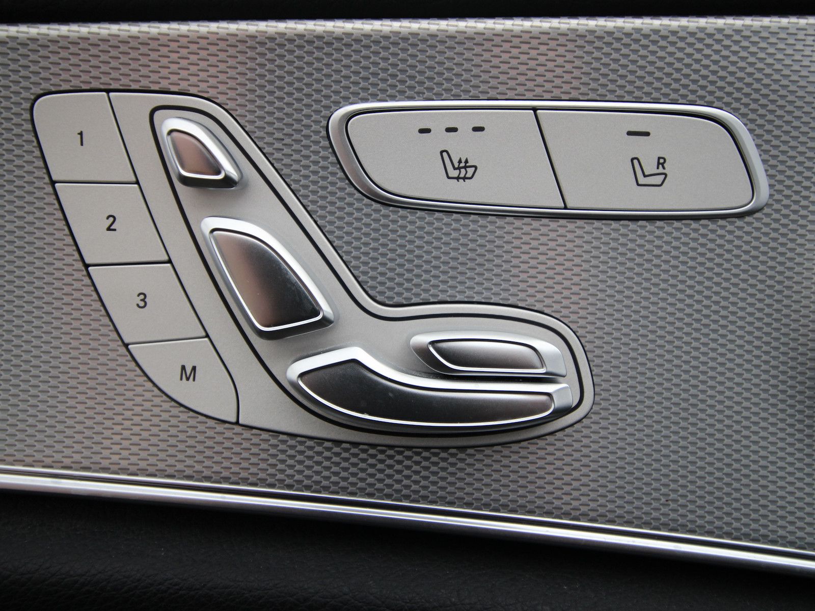 Mercedes-Benz E 220 d Avantgarde NAVI+LED+KAMERA+STANDHEIZUNG foto 23