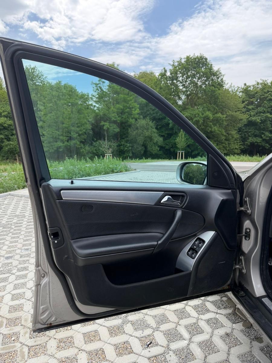 Mercedes-Benz C280 2006 — photo 8