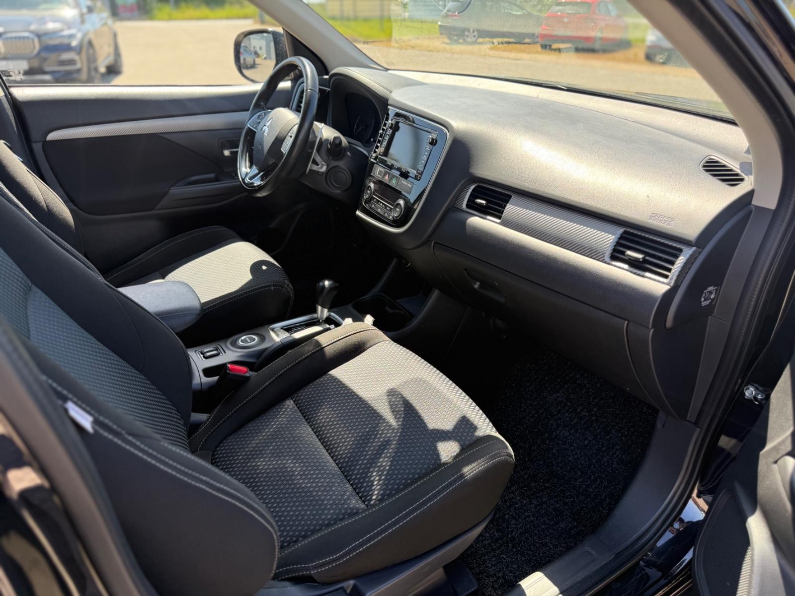 Mitsubishi Outlander SUV-Star+ 4WD