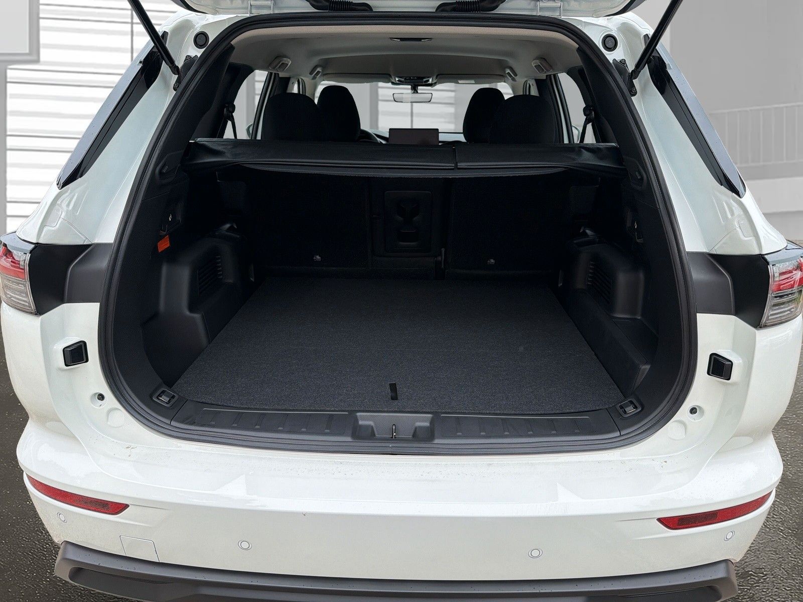 Mitsubishi Plug-in Hybrid Outlander - Bild 12