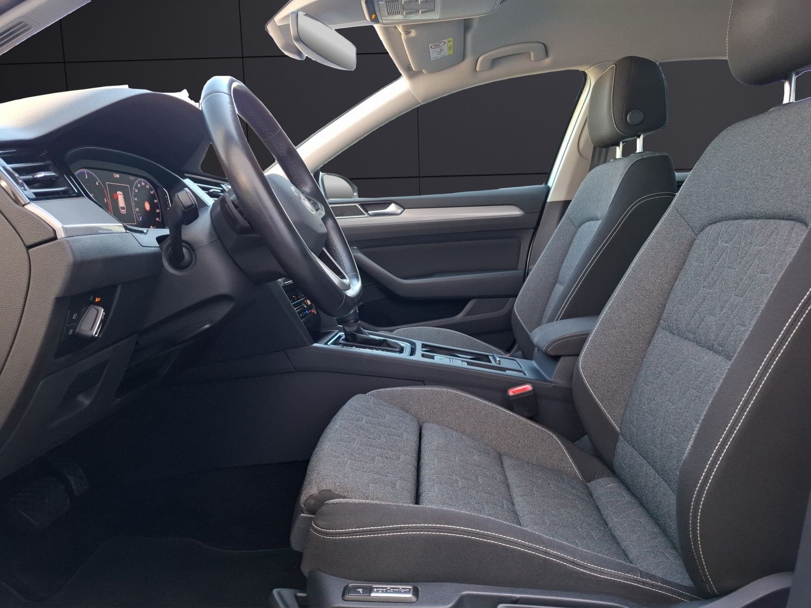 Fahrzeugabbildung Volkswagen Passat Variant TDI Business DSG Matrix AHK Navi