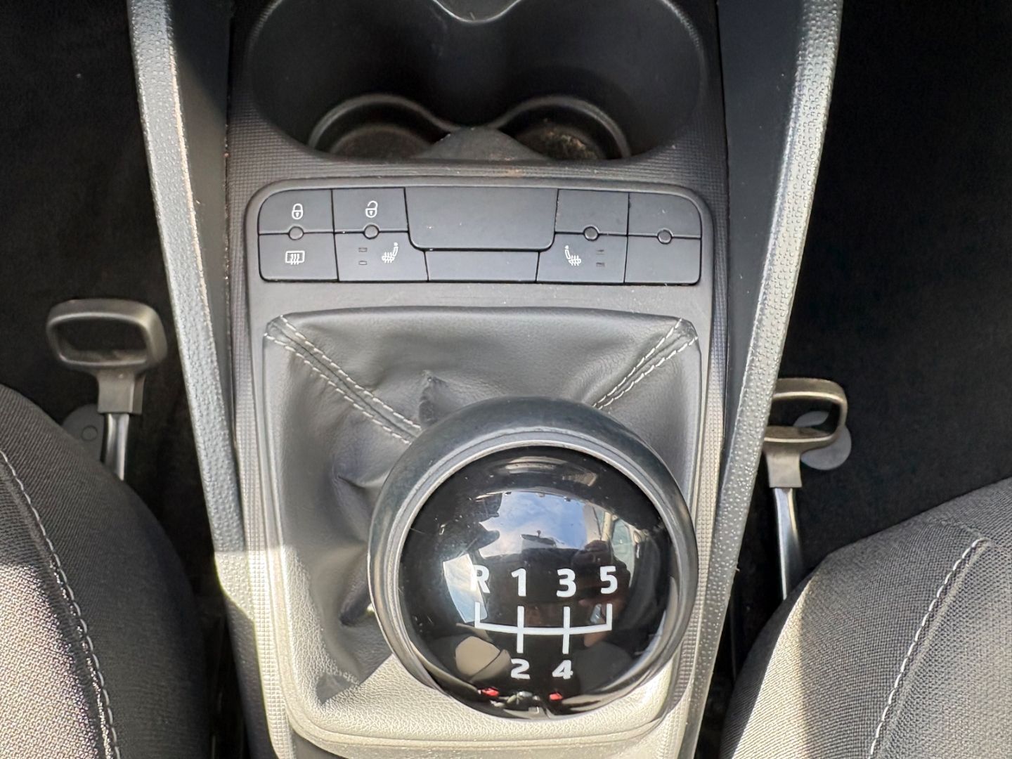 Fahrzeugabbildung SEAT Ibiza SC Stylance Style 8fach bereift Sitzheizun