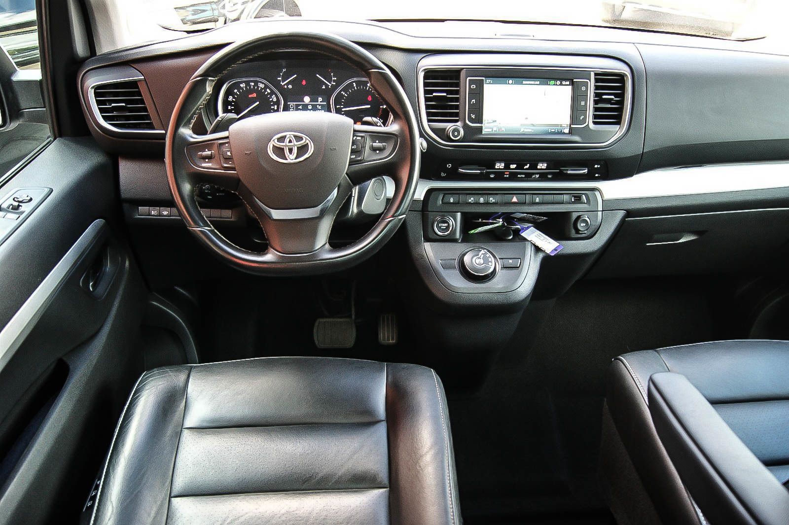 Fahrzeugabbildung Toyota Proace Verso 2.0 D-4D L1 Executive HEADUP 7SITZE