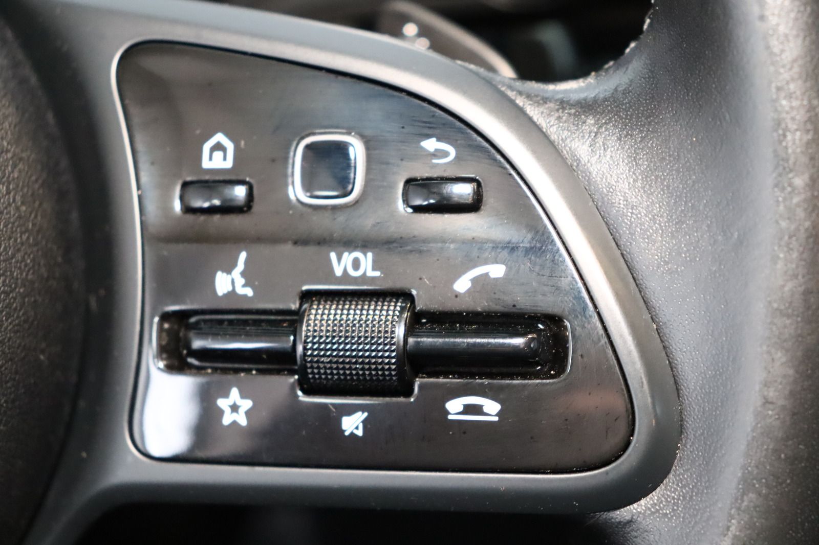 Fahrzeugabbildung Mercedes-Benz GLA 200 d * Leder * SHZ * AHK