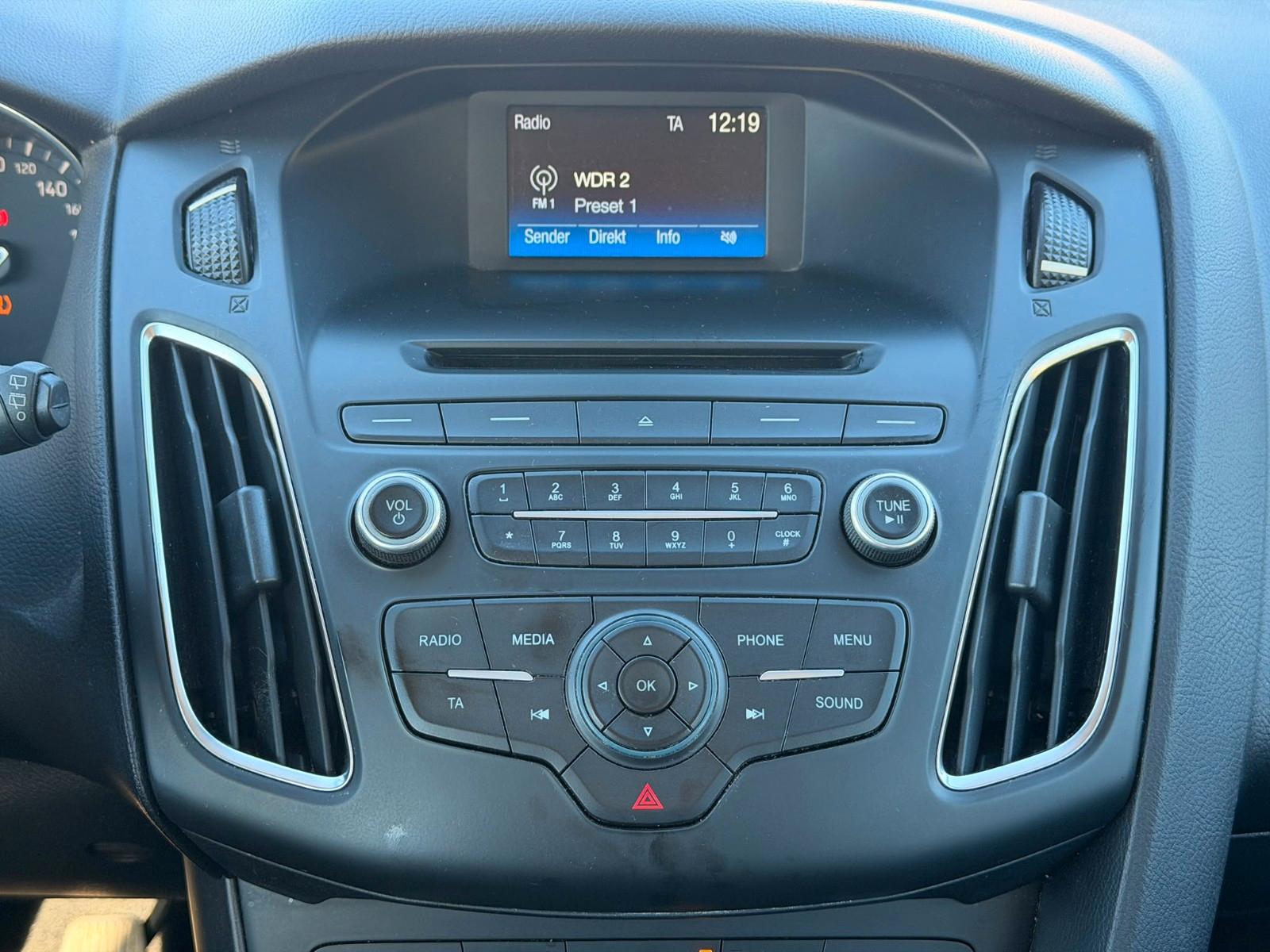 Ford Focus 2015 — photo 6