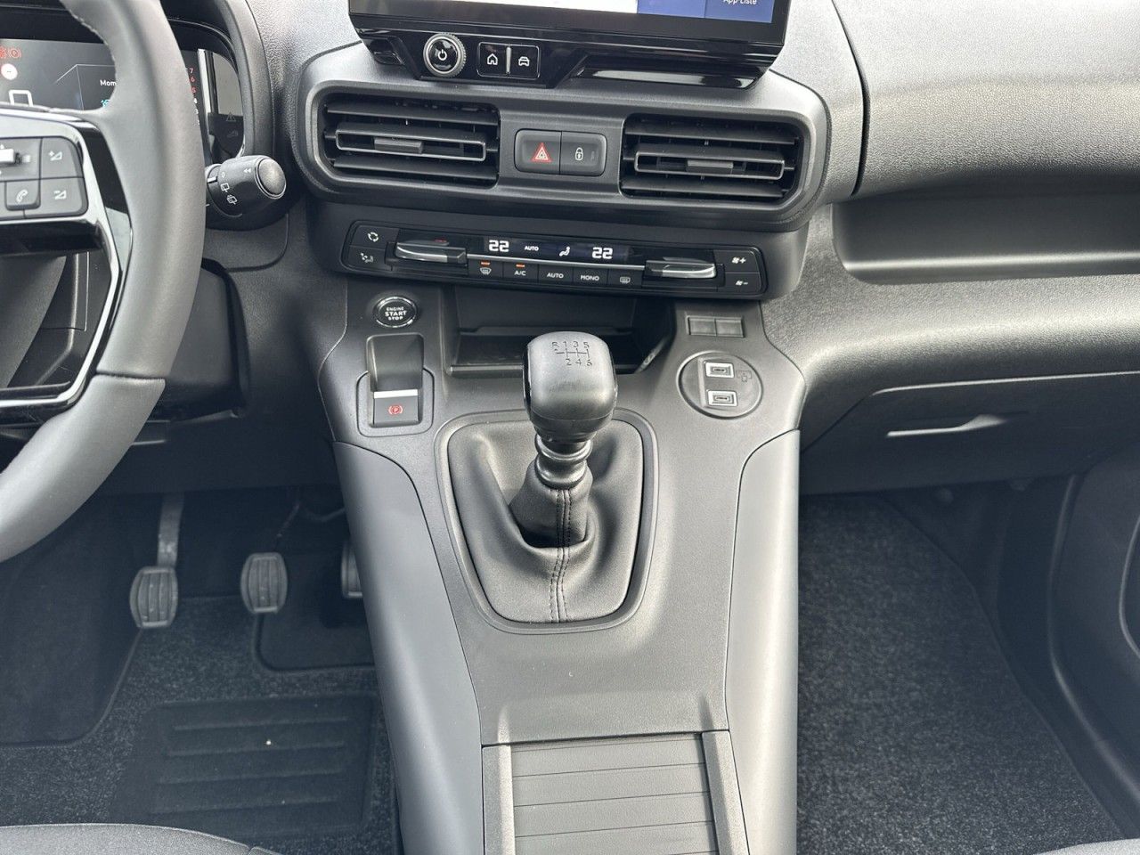 Fahrzeugabbildung Citroën Berlingo M Diesel 130 Max - mit KI generiert/bearbeitet