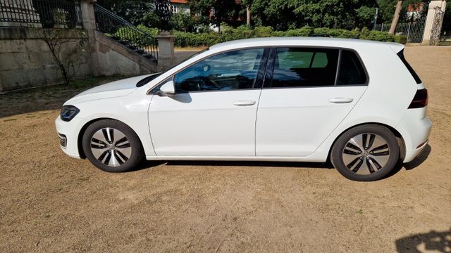 Volkswagen E-Golf, LED, Kamera, E-Sound, Inspektion NEU