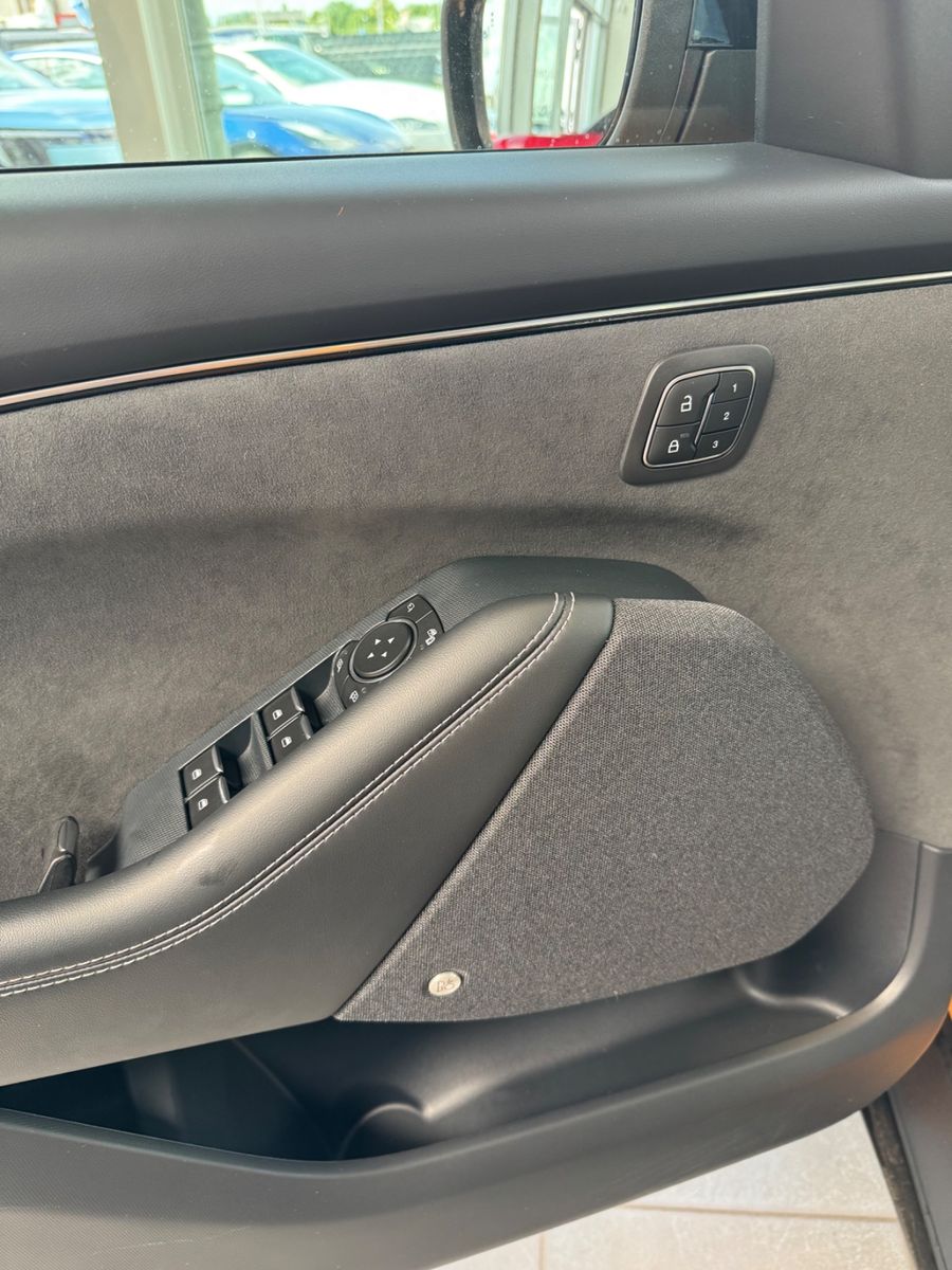 Fahrzeugabbildung Ford Mustang Mach-E GT AWD