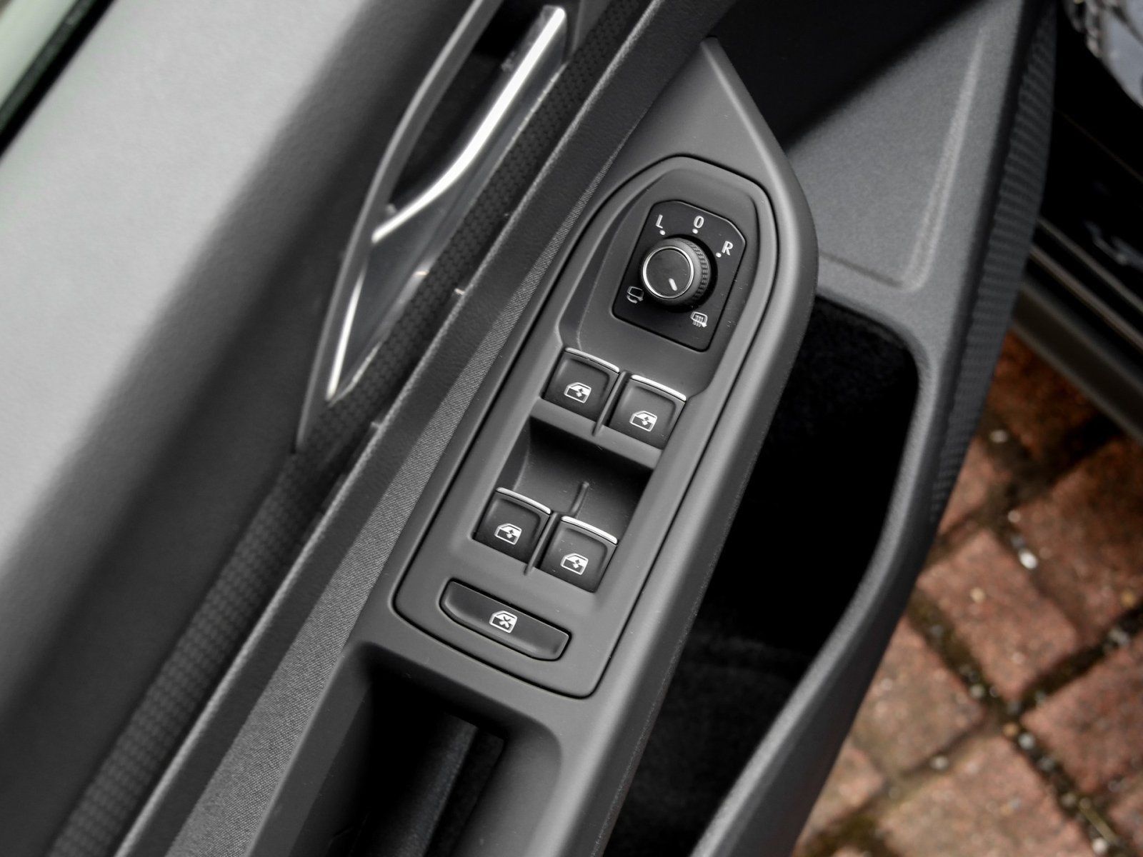 Volkswagen Golf VIII GTI 2.0 TSI ACC DCC MATRIX KAMERA KEYL foto 14