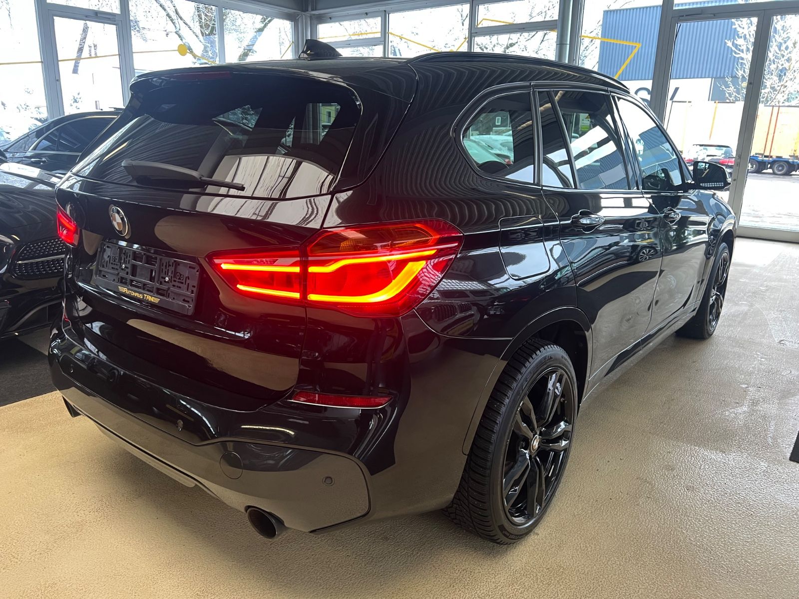 Fahrzeugabbildung BMW X1 xDrive 25 i M Sport *PANO*HEAD-UP*LED*MEMORY*