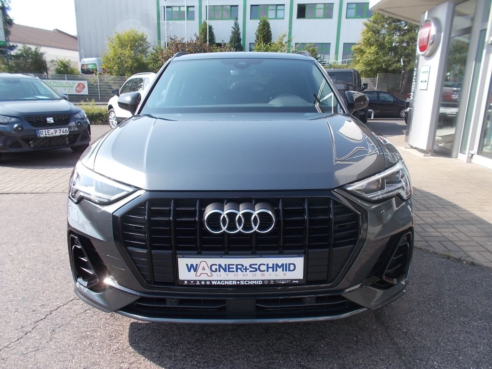 Fahrzeugabbildung Audi Q3 S-line 35 1.5 TFSI (150 PS) S-tronic