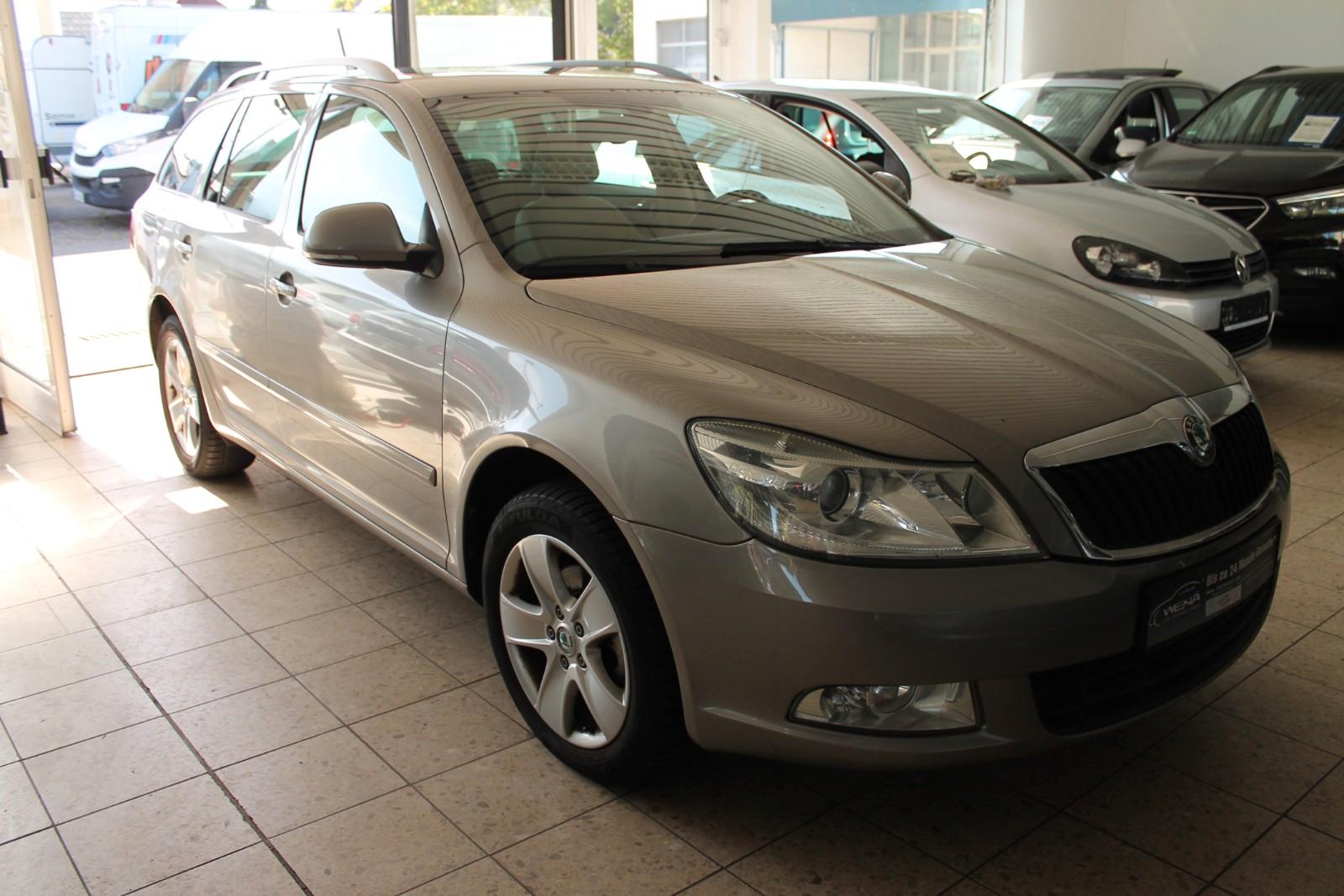 Skoda Octavia 2011 — interior