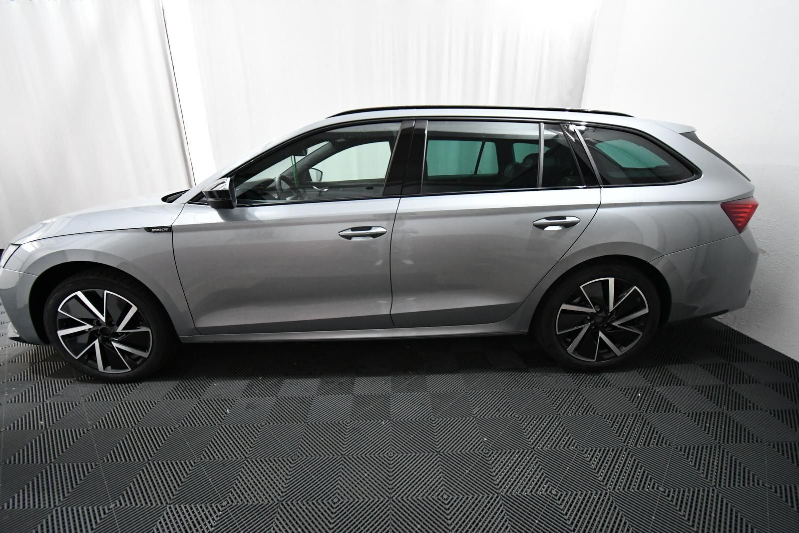 Skoda Octavia Combi 2.0 TDI DSG Sportline - AHK, Kamer imagem 2