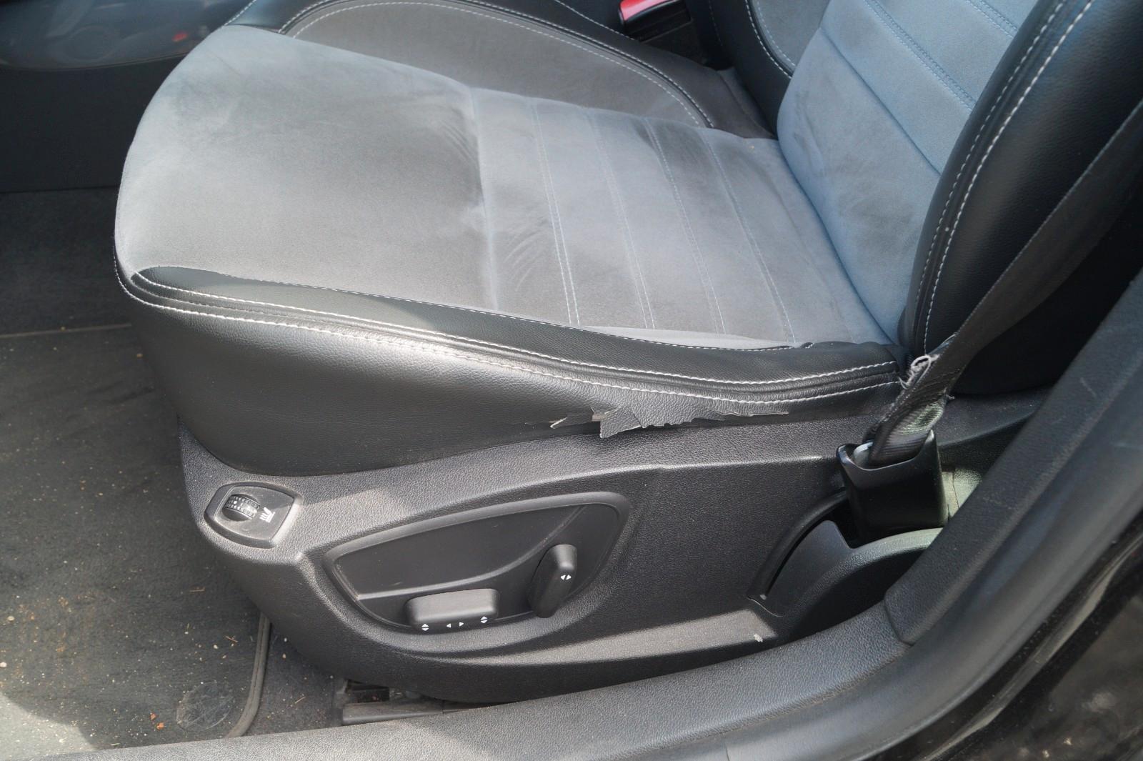 Renault Laguna 2010 — photo 15