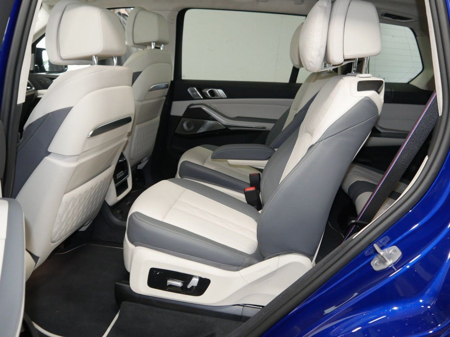 Fahrzeugabbildung BMW X7 M60i Panorama Glasdach Sky-Lounge | Sitzbelüf